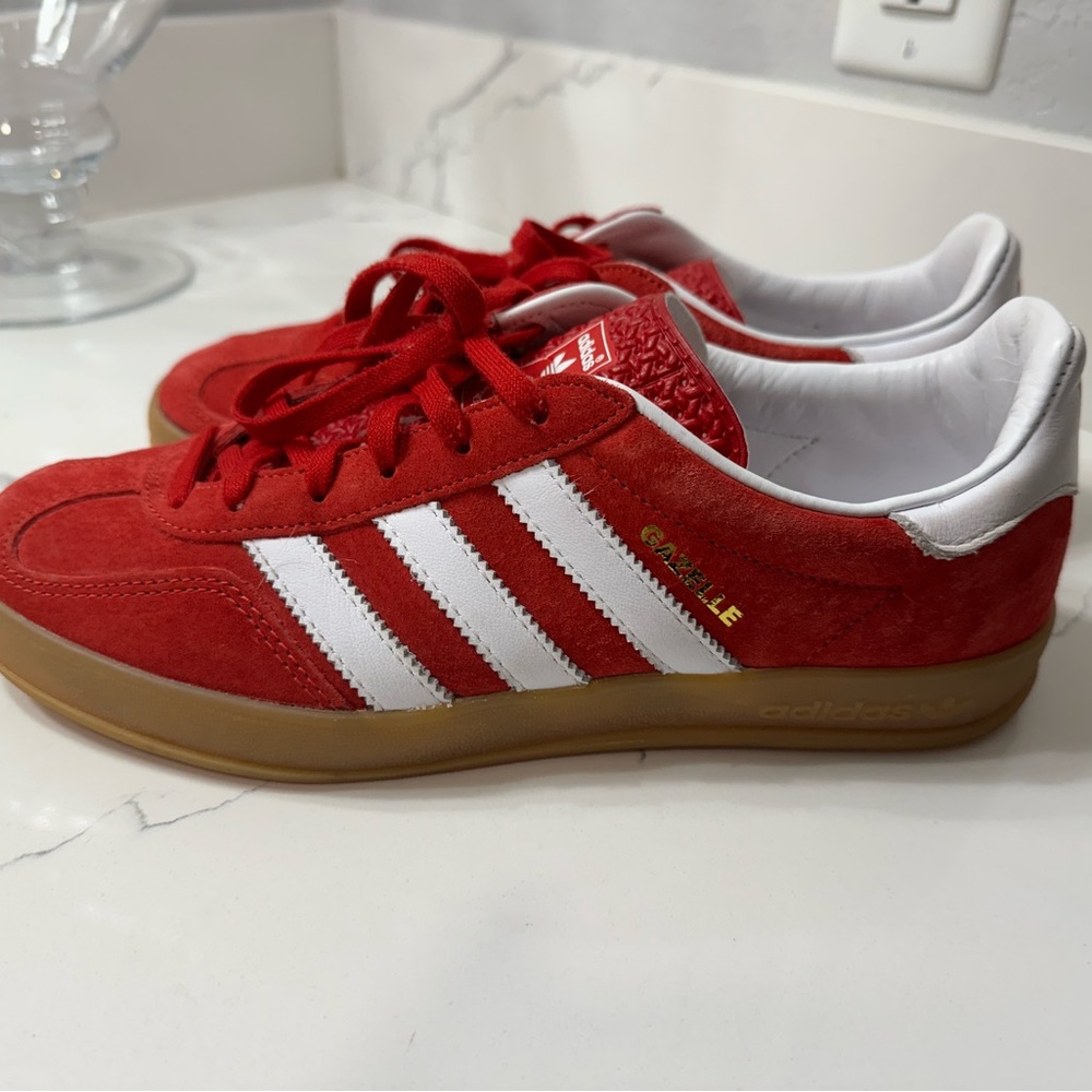 Adidas gazelle indoor `scarlet gum’